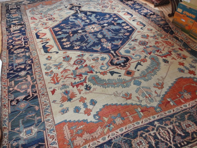   Magnificent  antique  Serapi  Nod-West  Persien , 19 Jh. century , 320 X 417 cm.

  Fantastik , amasing  colours  , quality  wool ,  ...