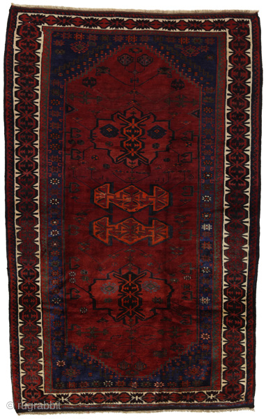 Qashqai - old Persian Carpet 284x180

Size: 284x180 cm
Thickness: Medium (5-10mm)
Oldness: 80-100 (Antique)
Pile - Warp: Wool to Wool
Node Density: about 150,000 knots per m²
email:info@carpetu2.com          