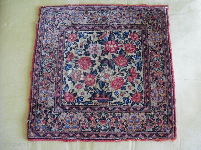 KIRMAN + KERMAN Poshti - around 1920 - clean and good condition - Size: 52x52cm
Free shipment within European Union and US            