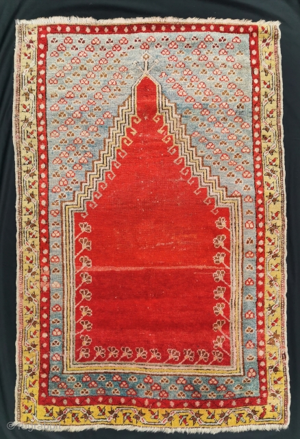 Kirsehir prayer rug with "Cintamani" field design, 143 x 93 cm                      