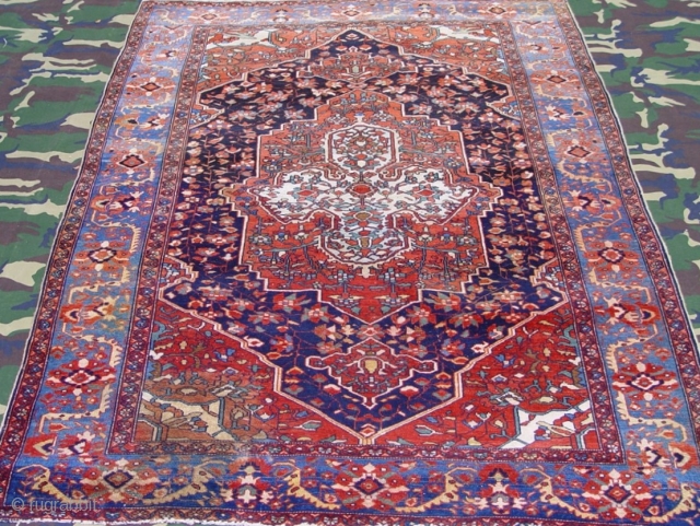 Antique Persian Malayer oriental rug, ca. 1900, 4'8" x 6'4" (143 x 193 cm)                   