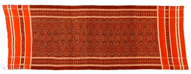 Balinese (ikat) ceremonial cloth (kamben cepuk). Traditionally used in various rites of passage: tooth filling, funerals, purification ceremonies. Early 20th c. Material: woven cotton weft ikat. Size: 220x 78cm. Literature: Nabholz-Kartaschoff 1991.  ...