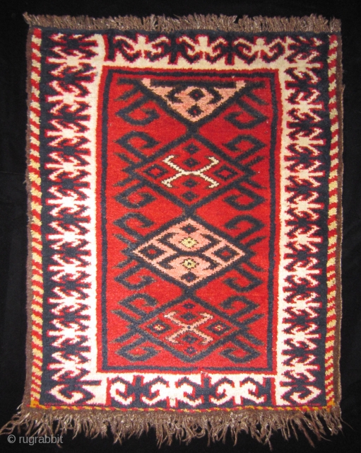 Uzbek piled textile.  Wool.  Age: 90yrs. Size: 75x52cm                       