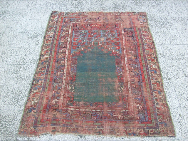 antique mudjur prayer rug, green mihrab
very low pile
160x116                         