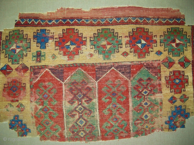 ANATOLIAN  KONYA  fragment, circa 1800. mounted and conserved 
CM 1,50 X 1.06                   