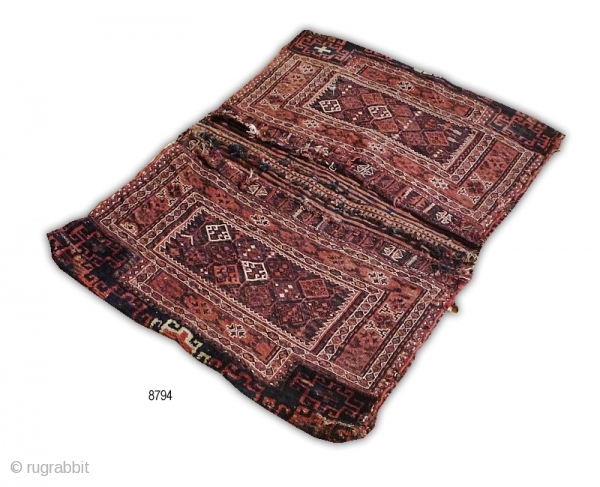 Luri-Bakhtiyari large khorjin. 123x091 cm. Early 20th c. Wool soumac Diamond design on white cotton ground. Excellent condition with original goat hair closure loops and edge binding. Reinforcing strip along bottom in  ...