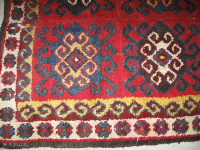 Antique Uzbek Djulkhir, bearskin, Central Asia, circa 1900, nice natural colors, the red color is run in some places, please see photos. In very good condition, 100% pile, very soft, 100% wool.  ...