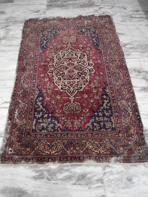 Circa 1880s or earlier ISfahan rug
Size : 7'x 4' Approx.
some worn areas.
Free worldwide shipping                   