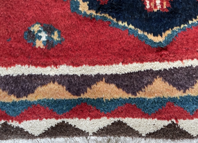 A very nice Bahtiyari gabbeh all colors natural dye size 114x213cm                      