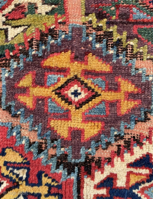 Kurdish carpet size : 10,5 x 4,6 ft                         