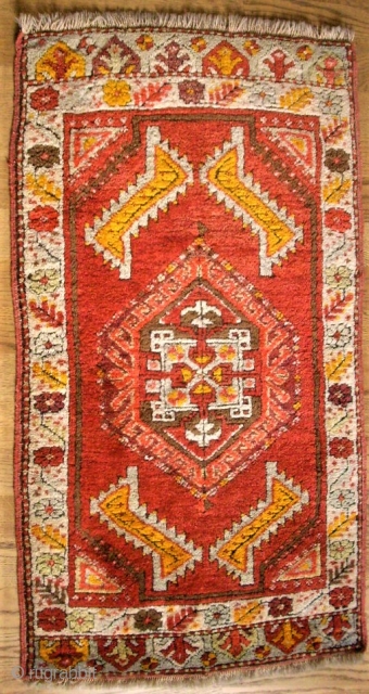 anatolian Yastik, small rug. Size: 51 x 95 cm. Very good condition.                     