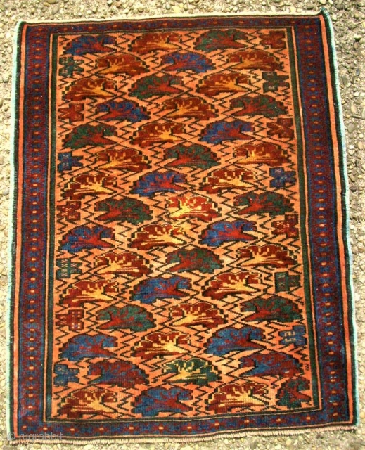 small caucasian rug. Size: 63 x 78 cm. Very fine item. Perfect condition.                    