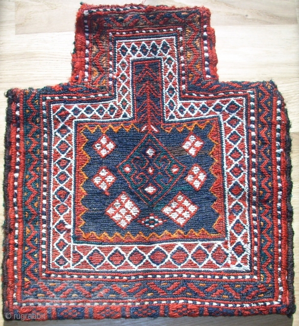 Nice small Luri saltbag-sumakh. Size: 36 x 31 cm. Top condition.                      