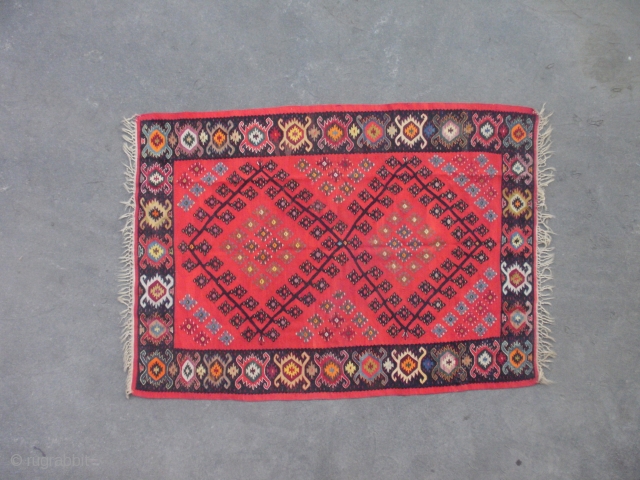 antique sarkoy (pirot) kilim)
dimensions:200x150cm,age: end of 19th century
Dyed with natural colors...                      