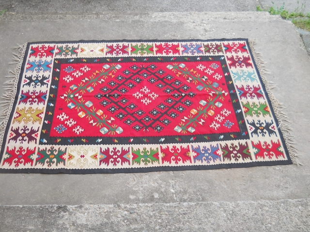  Antique Pirot sarkoy kilim pattern: Venac, age: very begining of 20th century
Ask about this                  