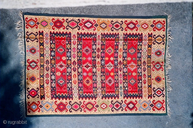 Very early Sarköy Pirot Kilim, about 150x200.
Pattern named Kasmir.                        