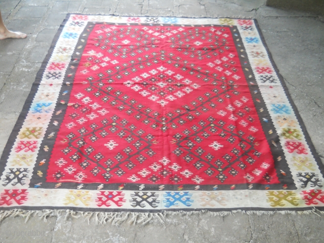 Antique Pirot sarkoy kilim,  Venac. 
Age: very begining of 20th century. 
Dimensions:about 270x210, very old borders...                