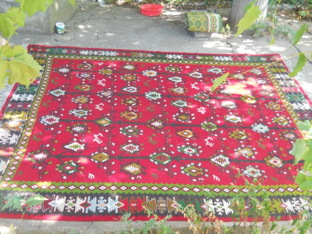 Antique Pirot sarkoy kilim, named Djulovi na direci.
A variant of the tree of life.
Age: beginning of XX century 
Size: 340x280cm, very rear and unique ornament...        