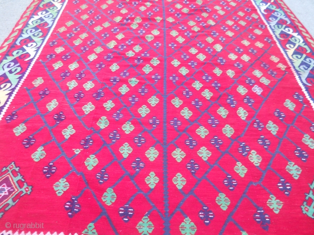 Huge Sarkoy Macedonian kilim, assembled from three parts.
Measuring about 5.5 to 3.3 m., Aged about 100 years.
Symbolizes the tree of life. 
In very good condition.



ask for it      