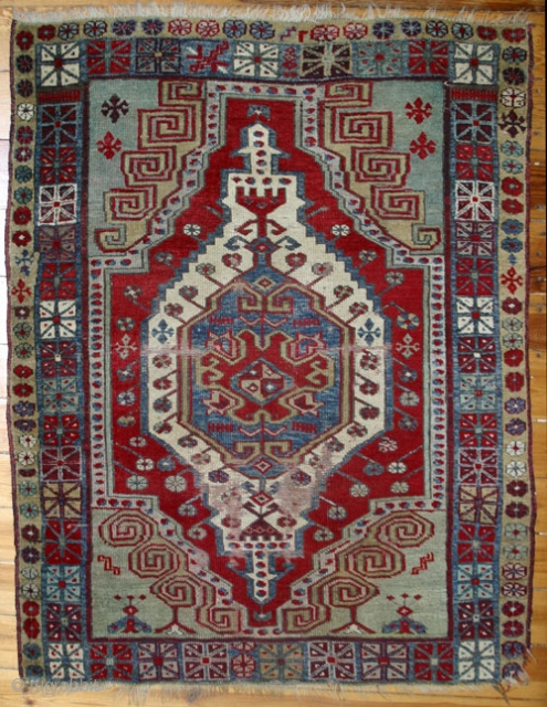 Karapinar, 19th. century rug, 140x115 cm. W/W.
Condition in general very good with some foundation visible because it has been used as a prayer rug.A fine, authentic  color-spectrum, including 3 different shades  ...