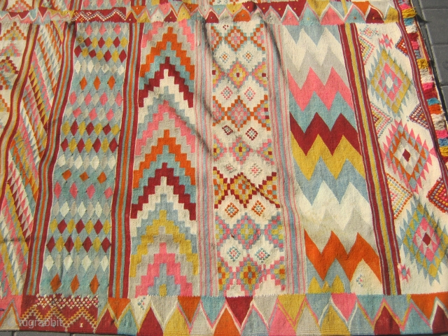 tuonisian kilim mint condiyion 200cm./450cm first q 20 ch .rare                       