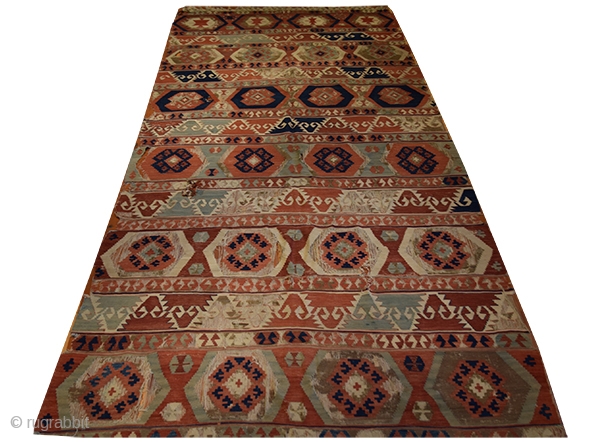 Fine Antique Anatolian Kilim

Sivrihisar Kelle

Size 390x175 cm

Age Ca, 1910                        