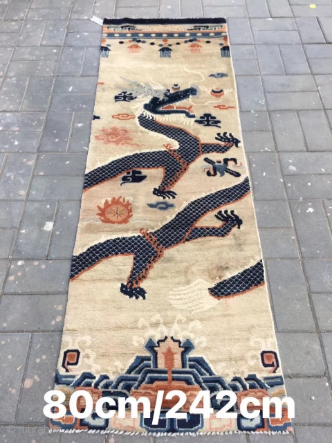 Chinese Baotou carpet, Pillar dragon veins, about Late Qing Dynasty, good age and condition, no any repair. Size 80*242cm(31*94”)              