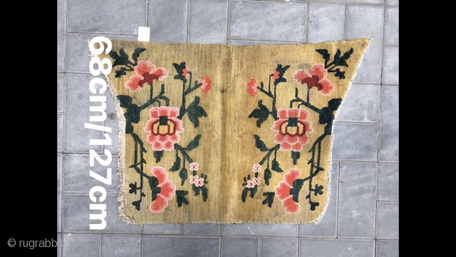 Tibet rug,butterfly rug, very nice flower veins. Late Qing Dynasty. Good condition. Size 68*127cm (27*50”)                  