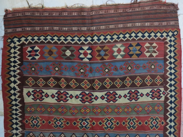 Qhashqhai Kilim size: 268 x 140 cm price: SOLD
                        