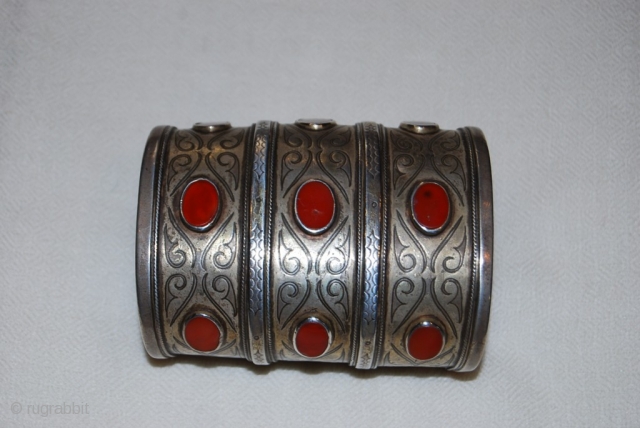 A BEAUTIFUL 19TH CENTURY SILVER TURKOMEN BRACELET. THE SIZE IS ABOUT 9.3 CM AND THE WEIGHT IS 273 GRAM. IT'S IN A GREAT CONDITION

FOR MORE INFORMATION,KINDLY MAIL ME     