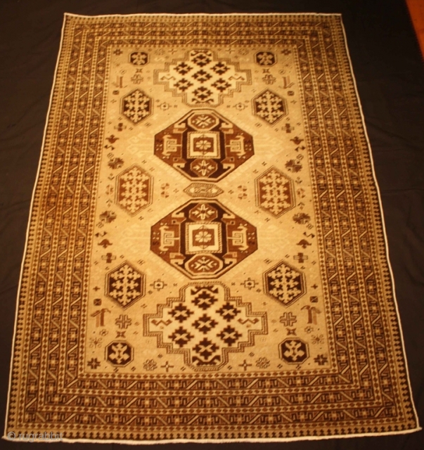 Region: Anatolian / Turkish

Description: Kayseri

Dimensions: 1.79m x 1.24m

Inventory Code #: 2021                      