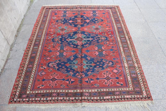 Caucasian Cuba Sumak small size original
 very good condition
 size: 135 x 175 cm                   