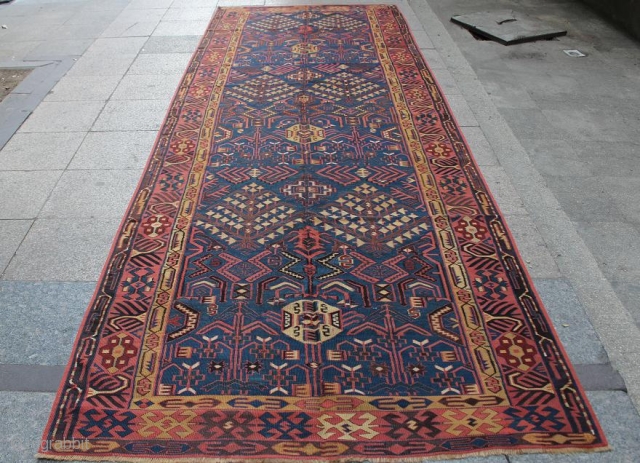 Avar Dum Kilim 
size: 152 x 429 cm                         