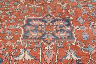 Unusual Heriz Carpet, 3.52m x 2.72m (11'7" x 8'11") medallion but no spandrels. Good age and attractive colouring. Expressive drawing. It's a very nice example.        