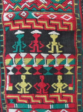 Vietnamese Sarong: Colorful Stieng woman’s wrap around skirt from the Xtiêng (Stieng), estimated population of 7000, minority Binh Duong Province and Dong Nai Province of southeastern Vietnam. Hand woven with handspun cotton  ...