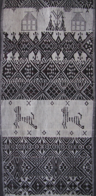 Chin Woman’s Cloth 2: Exceptionally rare woman’s shoulder cloth most likely from the Khami, Khuni or Mro Chin subgroups living in the Rakhine and Chin states, west Myanmar. Please note that the  ...