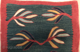 Nadir antique Sarkoy pillow
Size: 46x60 cm
Ask for the price.                        