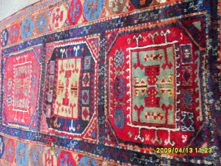 Antique Anatolian Sivas Kurdish Rug
Size: 185 x 135 cm.
Mail: makifhali@yahoo.com                       