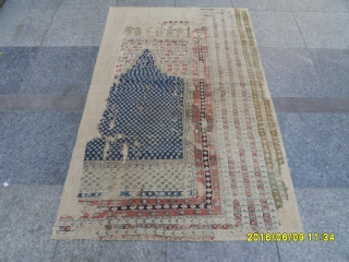 Antıque Anatolıan Fragment Sinekli Gördes Prayer Carpet size: 155x90 cm.                       