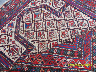 Antique Caucasian Marashali Rug
Size:140x130 cm.
Mail: makifhali@yahoo.com                           