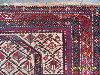 Antique Caucasian Marashali Rug
Size:140x130 cm.
Mail: makifhali@yahoo.com                           