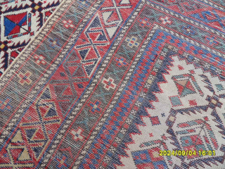 Antique Caucasian Marashali Rug
Size:140x130 cm.
Mail: makifhali@yahoo.com                           