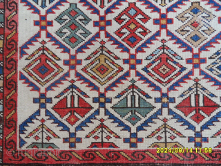 Antique Caucasian Marashali Rug
Size: 181x108 cm.
MAİL: makifhali@yahoo.com                          