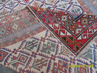 Antique Caucasian Marashali Rug
Size: 181x108 cm.
MAİL: makifhali@yahoo.com                          