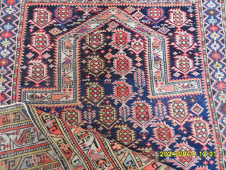 Antique Caucasian Marashali Rug
Size: 140x115 cm.
MAİL: makifhali@yahoo.com                          