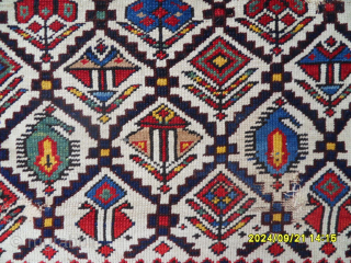 Antique Caucasian Shirvan Marashali RUG

SİZE: 146X124 CM.

MAİL: makifhali@yahoo.com                         