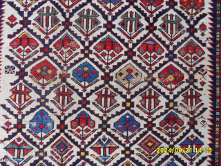 Antique Caucasian Shirvan Marashali RUG

SİZE: 146X124 CM.

MAİL: makifhali@yahoo.com                         