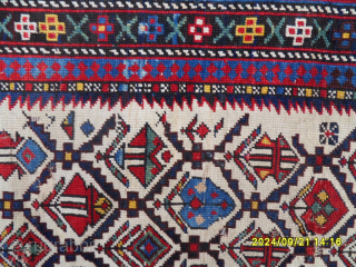 Antique Caucasian Shirvan Marashali RUG

SİZE: 146X124 CM.

MAİL: makifhali@yahoo.com                         