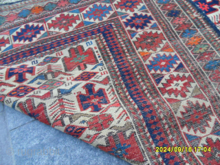 Antique Caucasian Shirvan Rug
Size:165 x 108 cm.
MAİL: makifhali@yahoo.com                         