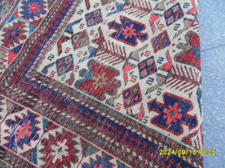 Antique Caucasian Shirvan Rug
Size:165 x 108 cm.
MAİL: makifhali@yahoo.com                         